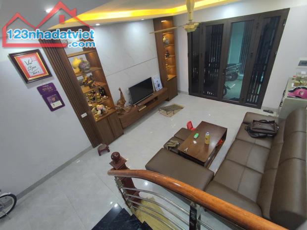 NHÀ NGUYỄN KHANG CẦU GIẤY, Ở LUÔN, NGÕ NÔNG, GẦN Ô TÔ , CHỈ 11 TỶ - 2