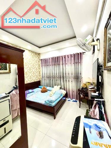 Bán nhà gần Lê Văn Sỹ, P2, Tân Bình, gần hẻm xe hơi, 3 Tầng, 62m2, ngang 4.2m, chỉ 7.45 Tỷ - 2