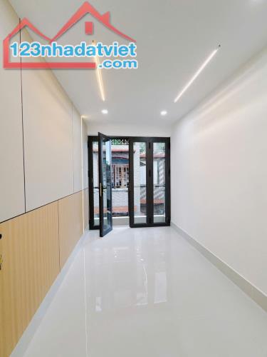 NHÀ MỚI 3 TẤM 
NGANG 3 DÀI 10 
KHU DÂN CƯ CÓ 4 TỶ - 4