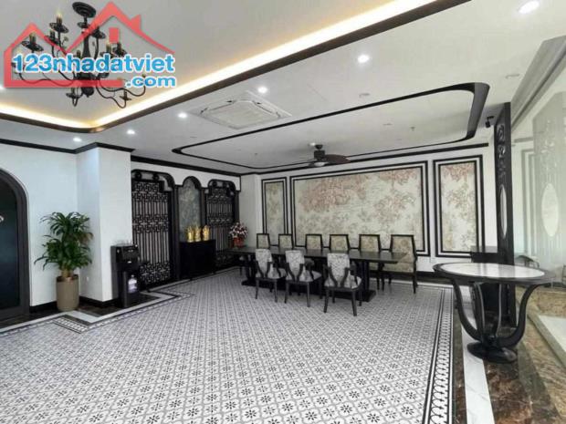 (Tin thật 100%) Bán tòa nhà VP 3 mặt tiền ô tô tránh 186m2 x 8T tại phố Trần Thái Tông - - 4