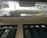 NHÀ DÂN XÂY CHẮC CHẮN - TRUNG TÂM CẦU GIẤY - XE TẢI SÁT CỬA - 45M2 - HƠN 10 TỶ