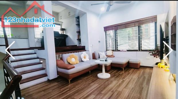 NHANH TAY THÌ CÒN!!!BÁN NHÀ TT NAM TỪ LIÊM 40M-5T-MT11M-LÔ GÓC-TẶNG NỘI THẤT-GẦN 8 T-Ỷ