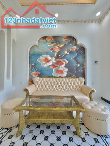 Nhà Mới Cực Đẹp 4x15m 1 Lầu 3PN 3WC Đoàn Thị Nghiệp P5 Mỹ Tho - 1
