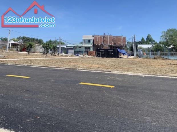 CẦN BÁN GẤP 210M2 ĐẤT CÓ SẴN THỔ CƯ NẰM GẦN TRỤC QUỐC LỘ LỚN SÁT CHỢ, TR HỌC. GIÁ 290TR