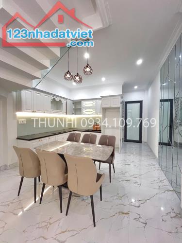 Nhà đẹp Đào Tấn vị trí đẹp giá chỉ 2.x tỷ - 2