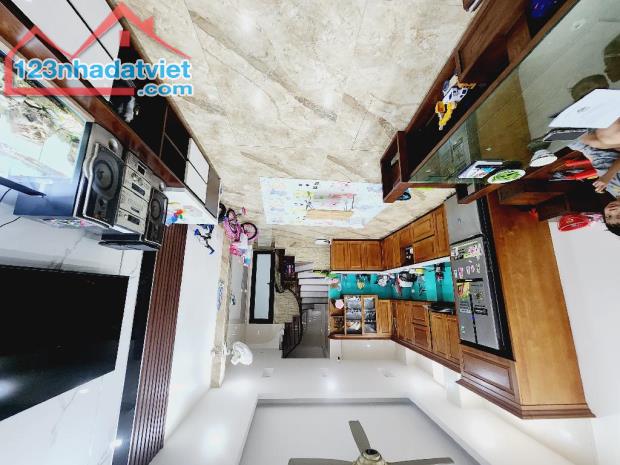 BÁN NHÀ PHỐ LỤA 40.86m2 -NGÕ XE BA GÁC PHI- RỘNG CỰC, VẠN PHÚC 6.88 TỶ
