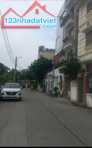 Đất Bắc Biên, Long Biên, ô tô tránh, View hồ, kinh doanh vô đối 64m2, 11.19 tỷ 0976285499