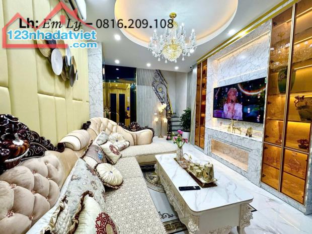 SIÊU PHẨM ĐỐNG ĐA - NHÀ ĐẸP KHÔNG TỲ VẾT - CÁCH PHỐ 50M - 4 TẦNG THANG MÁY XỊN SÒ Ặ