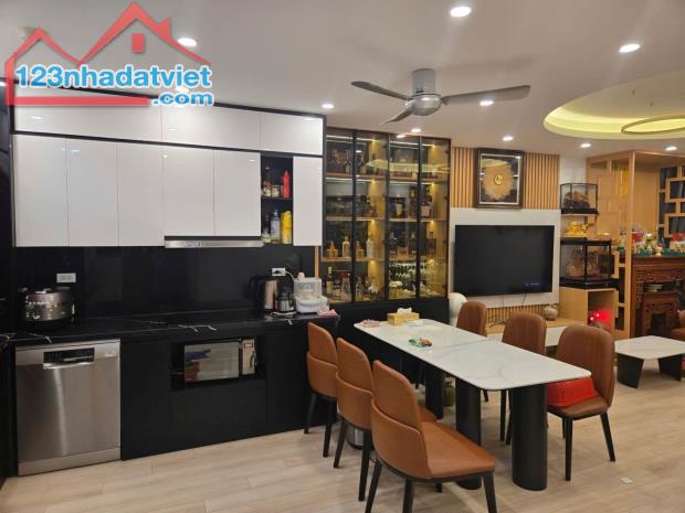 cho thuê căn hộ siêu vip tại đường TRẦN HỮU DỰC