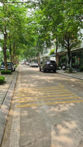 SIÊU HIẾM -MỘT NHÀ RA PHỐ -MẶT TIỀN TIÊU CHUẨN -KINH DOANH SẦM UẤT -PHAN ĐÌNH GIÓT HÀ ĐÔNG