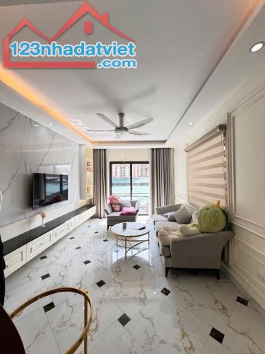 HÀNG HIẾM Ô TÔ NGỦ TRONG NHÀ: 38m2, 5 tầng, 8x tỷ, Chủ tặng nội thất Luxury 700 triệu.