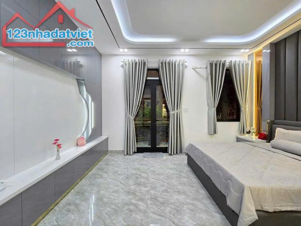 MẶT TIỀN 7m5 TÔ HIỆU - NHÀ 3 TẦNG ĐẦY ĐỦ NỘI THẤT SIÊU SIÊU ĐẸP - 1