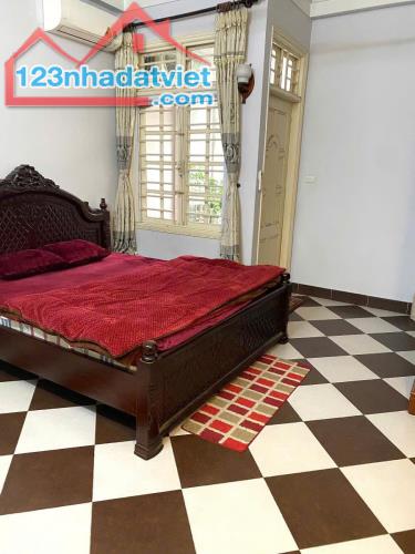 Cần bán nhà đang ở - 25m ra ô tô tránh - 35m ra mặt phố - nhà tự xây chắc chắn. - 2