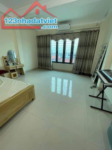 Bán nhà xã Ngọc Hồi, Thanh Trì, ô tô tránh, 5 tầng thang máy, giá 12.5 tỷ. Lh 0888229559 - 1