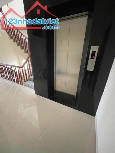 Bán nhà xã Ngọc Hồi, Thanh Trì, ô tô tránh, 5 tầng thang máy, giá 12.5 tỷ. Lh 0888229559 - 3