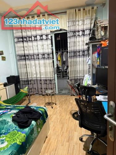 Ngay chợ Gò Xoài, 2 tầng, 4 * 11, nhik 4 tỷ, hẻm ô tô - 1