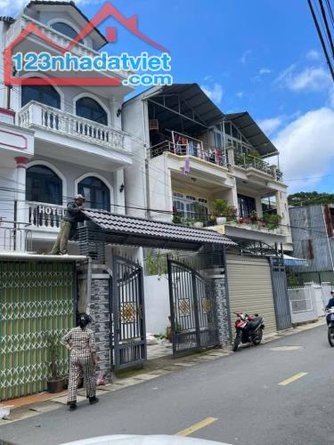 Cần bán ks mặt tiền đường nhựa đa minh p5
