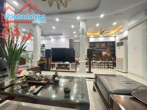BIỆT THỰ LÔ GÓC XUÂN ĐỈNH- 3 MẶT TIỀN - TẶNG LẠI TOÀN BỘ NỘI THẤT XỊN HẠNG SANG 87m GIÁ 16
