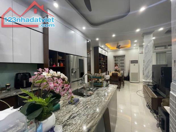 BIỆT THỰ LÔ GÓC XUÂN ĐỈNH- 3 MẶT TIỀN - TẶNG LẠI TOÀN BỘ NỘI THẤT XỊN HẠNG SANG 87m GIÁ 16 - 1