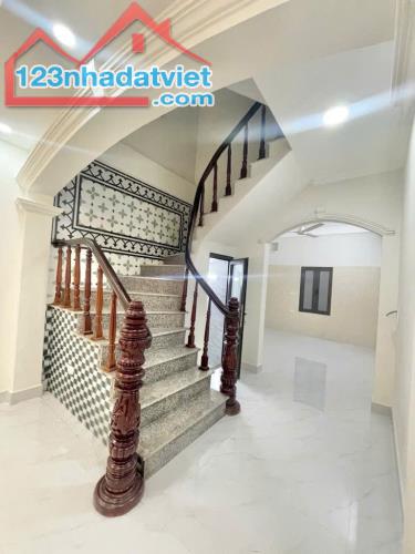 Nhà 5 tầng mặt ngõ phố Bồ Đề, 61m, chỉ với 9 tỷ x. - 1