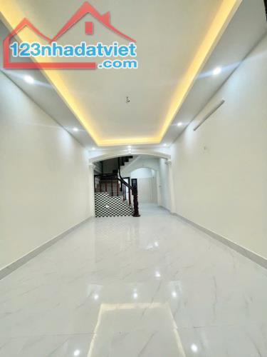 Nhà 5 tầng mặt ngõ phố Bồ Đề, 61m, chỉ với 9 tỷ x. - 2