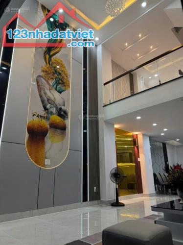 Nhà 4 lầu siêu đẹp, 5pn! Full nt xịn xò! Xe hơi ngủ trong nhà, Vị trí đẹp tuyệt! - 1