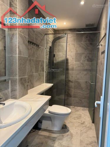Nhà 4 lầu siêu đẹp, 5pn! Full nt xịn xò! Xe hơi ngủ trong nhà, Vị trí đẹp tuyệt! - 2