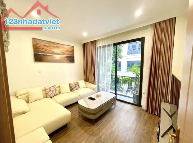 BÁN ĐẤT TẶNG NHÀ 3 TẦNG Ở NGAY - NỘI THẤT ĐẦY ĐỦ  CHỈ NHỈNH 50TR/M  TẠI ĐA TỐN ( GIA LÂM - 3