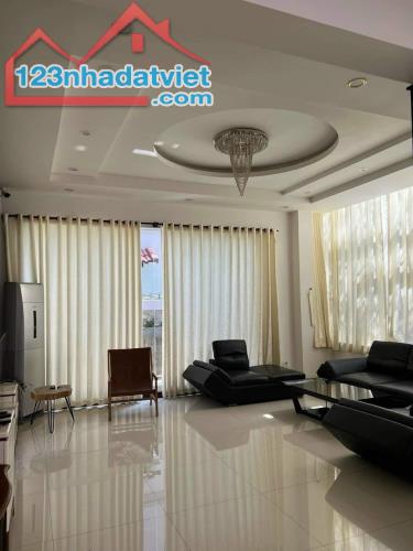 Bán gấp VILLA view sông MT Trần Quỳnh, Tp Phan Thiết, Bình Thuận DT 242m2 giá 13.5 tỷ - 2