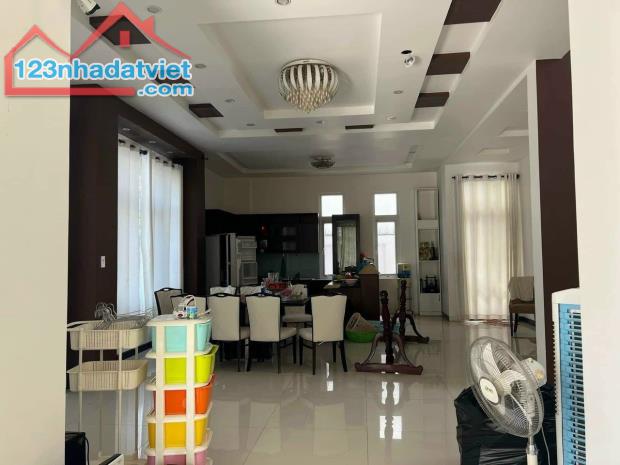 Bán gấp VILLA view sông MT Trần Quỳnh, Tp Phan Thiết, Bình Thuận DT 242m2 giá 13.5 tỷ - 5