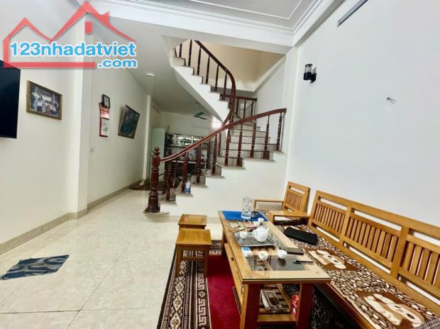 Thụy Phương,40m Mặt Tiền 4m Chỉ 6.xx Tỷ Phân Lô, Ô Tô Đỗ Cửa,Dân Xây Ở Luôn Liên hệ : 0967