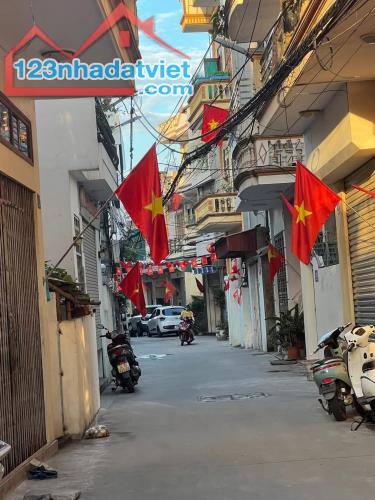 BÁN NHÀ 4T LÔ GÓC NGÕ LÊ THANH NGHỊ THÔNG TRƯƠNG MỸ TRUNG TÂM TP HẢI DƯƠNG