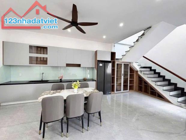 SIÊU PHẨM BIỆT THỰ MINI 7x15 SỔ HỒNG RIÊNG GẦN BIÊN HOÀ - 2