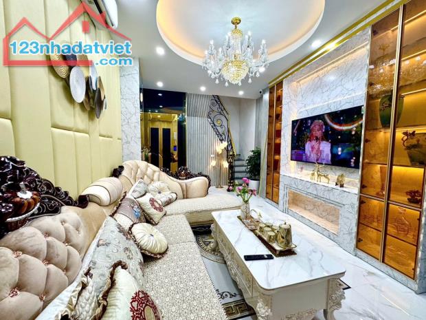 Nhà phố Lương Định Của – Ngõ nông - Nhà đẹp – Thang máy – 35m2 – 5 tầng – 8.65 tỷ