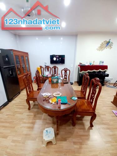 Bán nhà ngõ 5 Văn La diện tích 45m2x 3 tầng mặt tiền 4.5m2 tỷ giá 5 tỷ - 3