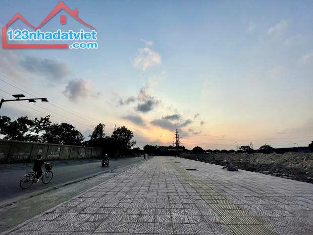 Bán đất nền chợ Sỏi, Phù Khê, Từ Sơn trục đường chính xây tự do, vỉa hè 11m. lh 0973681053