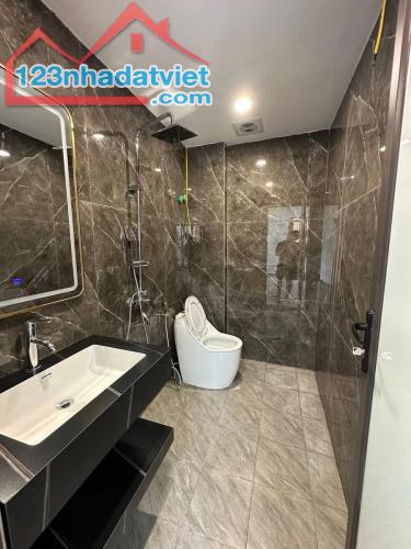TRUNG TÂM CẦU GIẤY - GẦN ĐƯỜNG LỚN- NGÕ THÔNG - NHÀ DÂN XÂY 5TẦNG CHẮC CHẮN  - VUÔNG VỨC N - 2