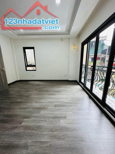TRUNG TÂM CẦU GIẤY - GẦN ĐƯỜNG LỚN- NGÕ THÔNG - NHÀ DÂN XÂY 5TẦNG CHẮC CHẮN  - VUÔNG VỨC N - 3