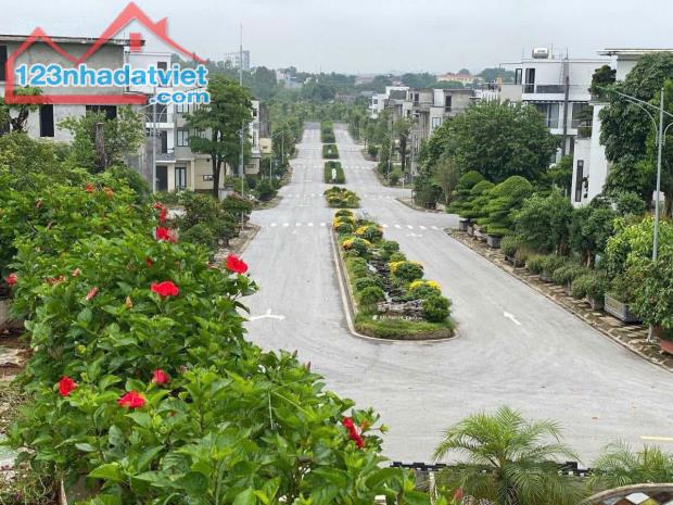 Chính chủ bán lô bt 200m2 dự án Phú Cát City, trung tâm CN cao Hòa Lạc - 1