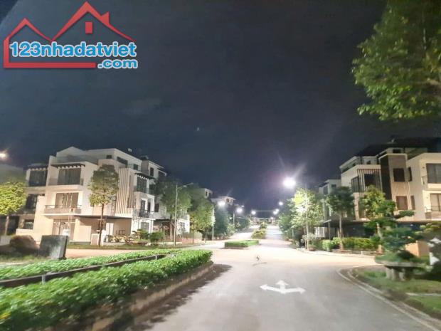 Chính chủ bán lô bt 200m2 dự án Phú Cát City, trung tâm CN cao Hòa Lạc - 2