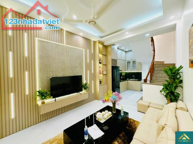 BÁN NHÀ CHÍNH KINH – THANH XUÂN – TRUNG TÂM - 35MX5 TẦNG  – NHÀ ĐẸP 4 TẦNG – CHỈ 6.4 TỶ