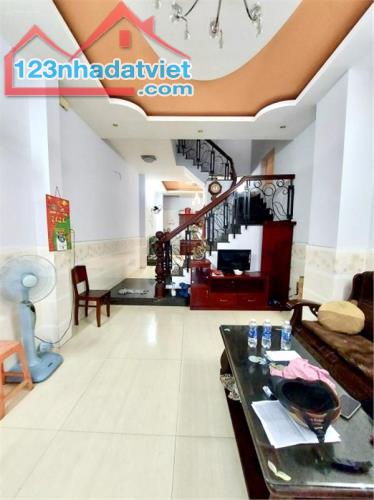 🏡 Bán nhà hẻm Nguyễn Tri Phương, Q.10, nở hậu, 9.x tỷ!
