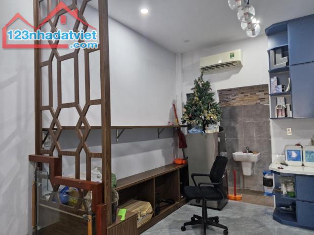 NHÀ PHỐ 4 TẦNG CÓ BỂ BƠI CỰC KỲ HIẾM - CHỈ 6.5 TỶ Phường Trường Thạnh - 4