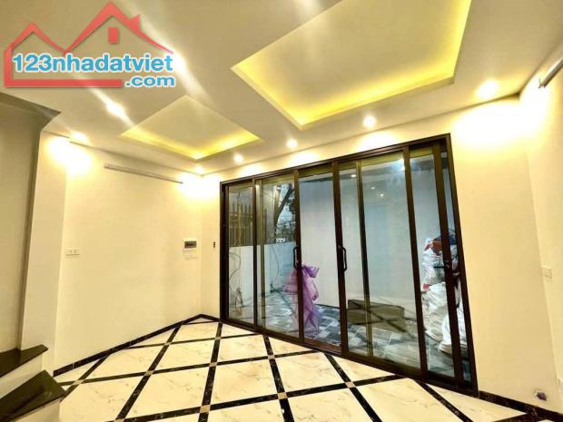 🏡 BÁN NHÀ THANH NHÀN – HAI BÀ TRƯNG – 30M² x 5 TẦNG – THANG MÁY – GIÁ 7.95 TỶ - 2