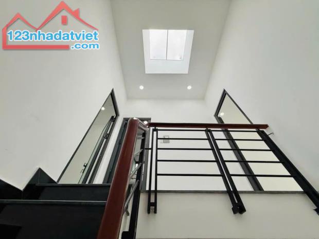 GẦN EMART PHAN HUY ÍCH - P12 GÒ VẤP -NHÀ MỚI KENG - HẺM XE HƠI THÔNG - 4PN- 45 M2 -6X TỶ - 1