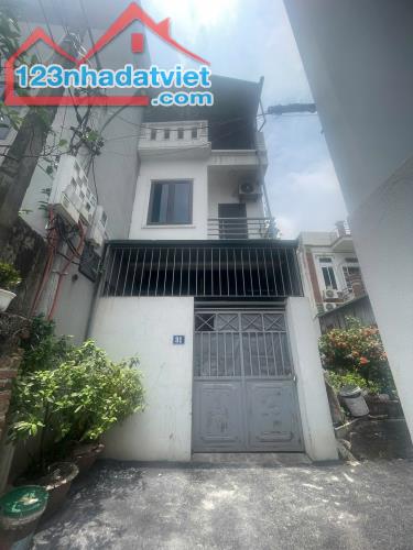 Bán nhà 3 tầng sẵn ở Kim Nỗ Đông Anh Hà Nội