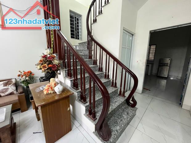 Bán nhà 3 tầng sẵn ở Kim Nỗ Đông Anh Hà Nội - 1
