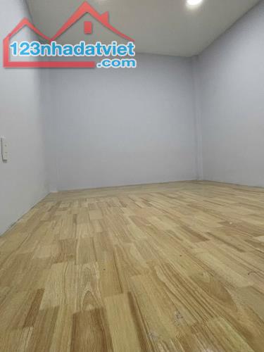 Bán Nhà 1 Trệt 1 Lầu 1 Lửng Đường Lạc Long Quân, Phường 10, Tân Bình, HCM - 3
