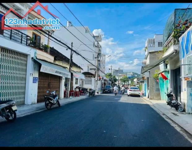 Lô đất mặt tiền cạnh chợ Đầm, mặt tiền đường Nguyễn Thái Học - phường Vạn Thạnh dt 86m - 2