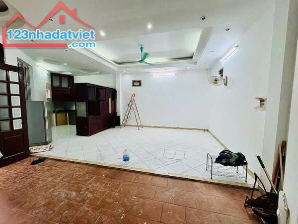 "SIÊU HOT" - CHÍNH CHỦ CHO Thuê nguyên căn 4 tầng Xa La - Giá "mềm" chỉ 12 triệu - 2